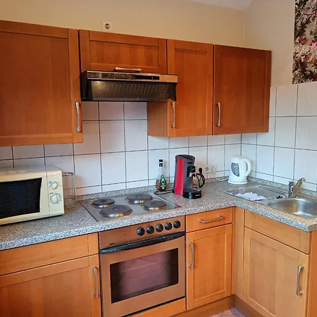 Weingut Weinstube Weinhotel Wolf 住宿加早餐酒店 Harxheim