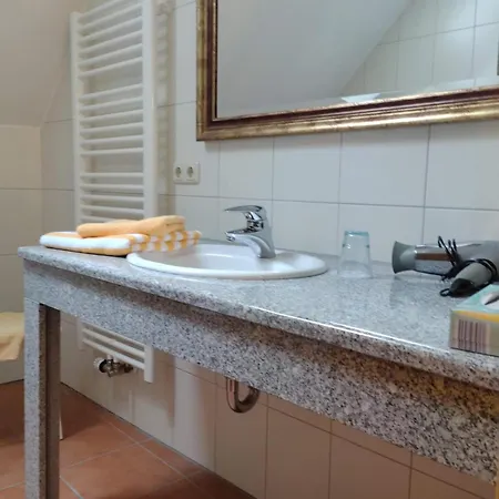 Weingut Weinstube Weinhotel Wolf 3* Harxheim