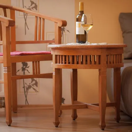 Oda ve Kahvaltı Weingut Weinstube Weinhotel Wolf 3*