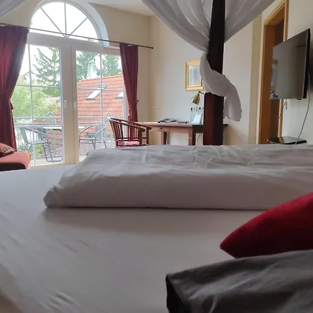 Weingut Weinstube Weinhotel Wolf 住宿加早餐酒店 3*