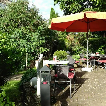 Weingut Weinstube Weinhotel Wolf 住宿加早餐酒店 3*