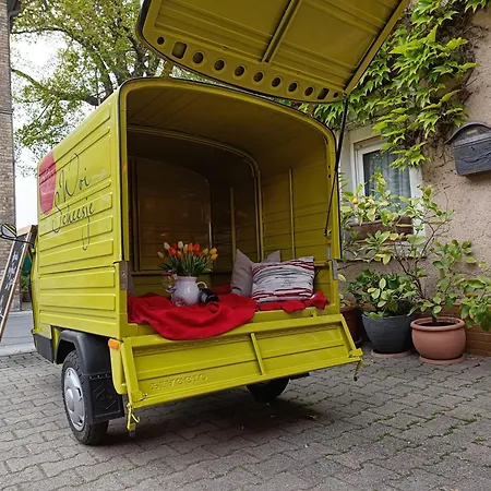 Weingut Weinstube Weinhotel Wolf 住宿加早餐酒店 Harxheim