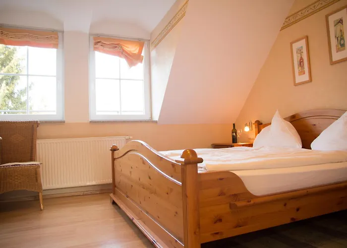 Weingut Weinstube Weinhotel Wolf Alojamento de Acomodação e Pequeno-almoço