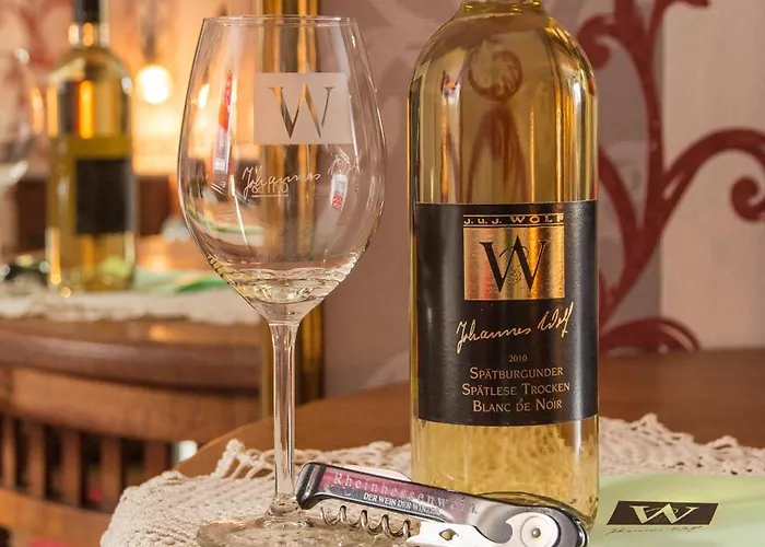 Weingut Weinstube Weinhotel Wolf Harxheim